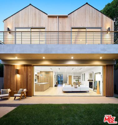 Backyard, Exterior, Facade, Modern