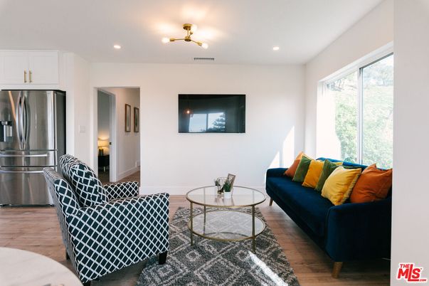 Interior, Living room, Recessed Lighting, Stainless Steel Appliances, Wood Texture Flooring