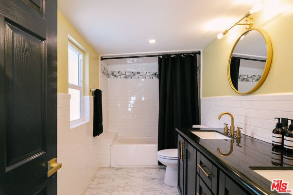 Bathroom, Interior, Marble, Recessed Lighting