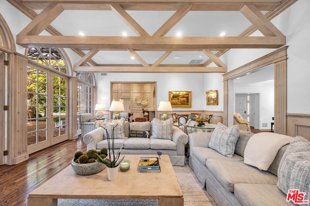 Interior, Living room, Recessed Lighting, Wooden Beams, Wood Texture Flooring