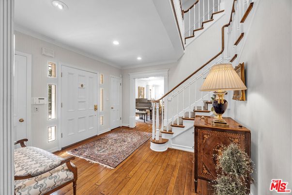 Interior, Piano, Recessed Lighting, Wood Texture Flooring