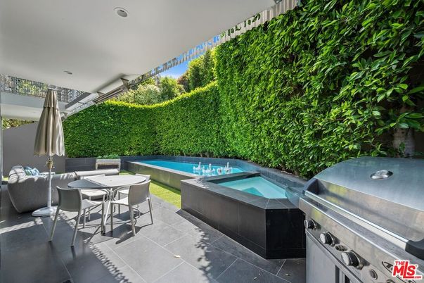 Exterior, Hot Tub, Pool