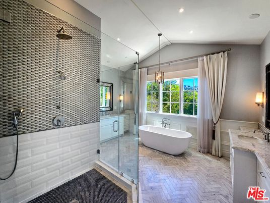 Bathroom, Dual Sink Vanities, Free Standing Baths, Glass Shower, Interior, Pendant Lights, Recessed Lighting