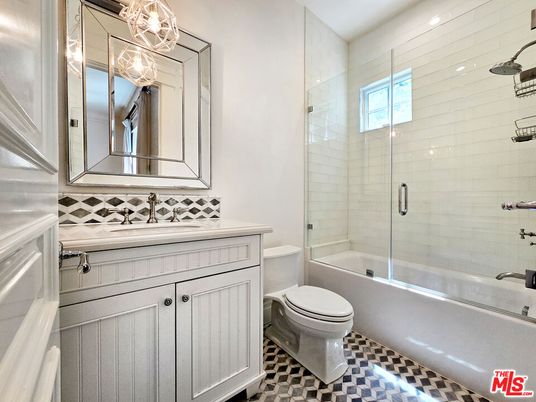 Bathroom, Glass Shower, Interior, Pendant Lights, Recessed Lighting