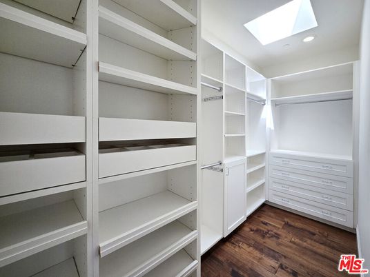 Interior, Recessed Lighting, Walk-in Closets, Wood Texture Flooring