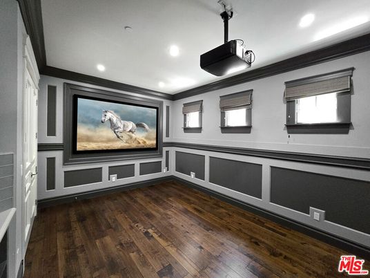 Interior, Projection Screen, Recessed Lighting, Wood Texture Flooring