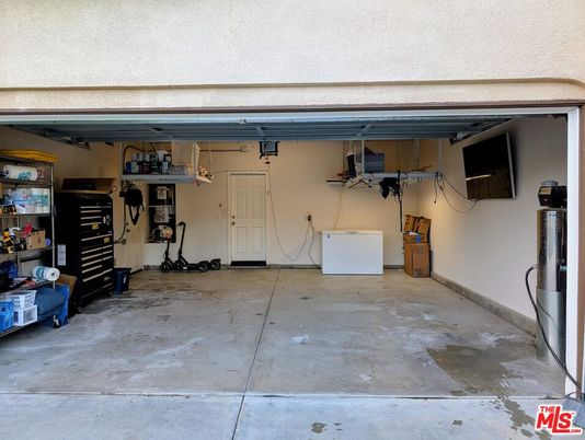 Garage, Interior