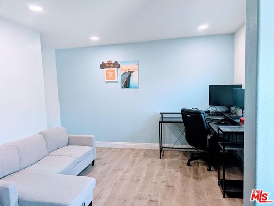 Home Office, Interior, Recessed Lighting, Wood Texture Flooring