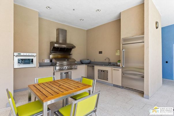 Dining room, Interior, Kitchen, Recessed Lighting, Stainless Steel Appliances