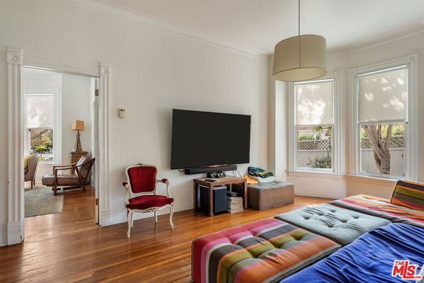 Interior, Living room, Pendant Lights, Wood Texture Flooring