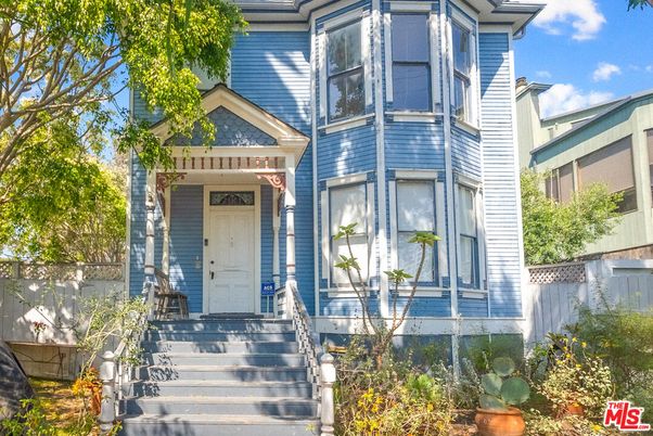 Exterior, Facade, Queen Anne Victorian
