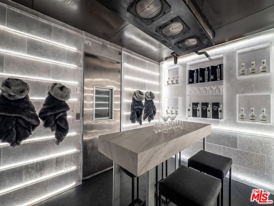 Interior, Stainless Steel Appliances