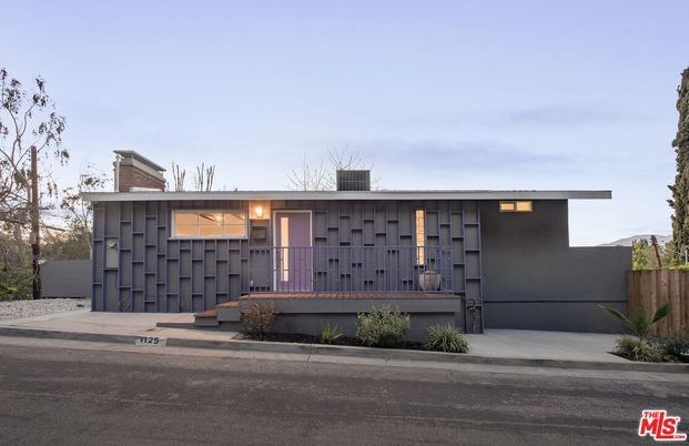 Backyard, Exterior, Facade, Modern