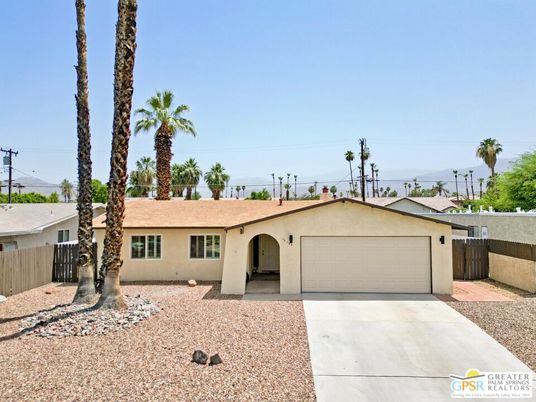 Attached, Exterior, Facade, Ranch