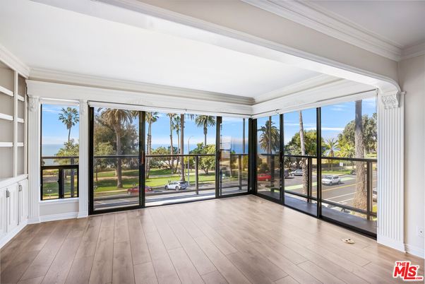 Interior, Sun Room, Wood Texture Flooring