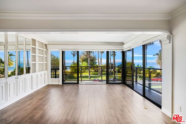 Empty room, Interior, Sun Room, Water, Wood Texture Flooring