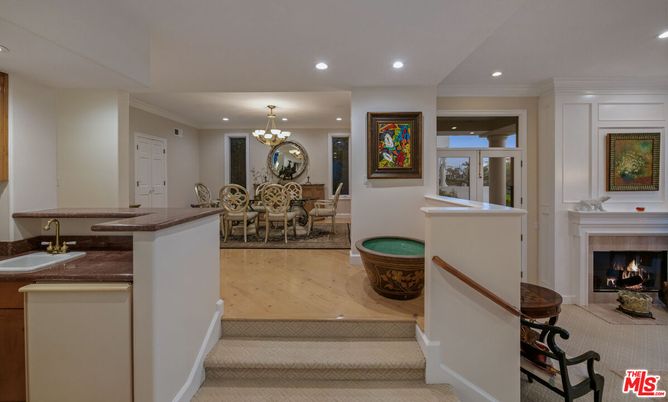Chandelier, Dining room, Fireplace, Interior, Recessed Lighting, Wood Texture Flooring