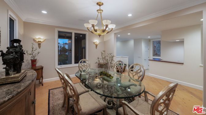 Chandelier, Dining room, Interior, Recessed Lighting, Wood Texture Flooring