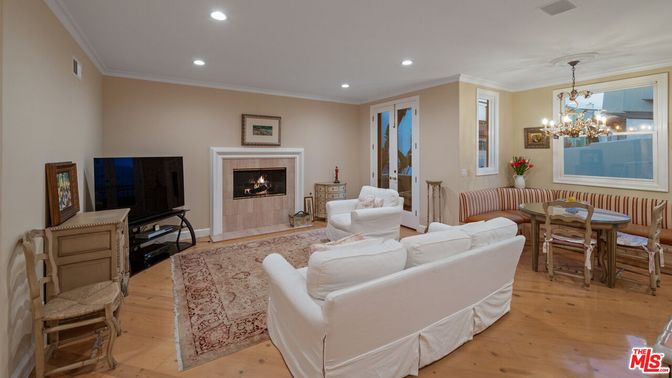Chandelier, Dining room, Fireplace, Interior, Living room, Recessed Lighting, Wood Texture Flooring