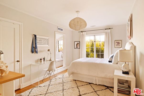 Bedroom, Home Office, Interior, Pendant Lights, Wood Texture Flooring