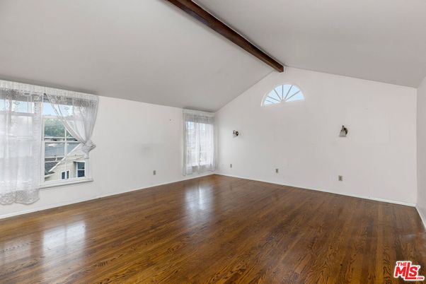 Empty room, Interior, Wooden Beams, Wood Texture Flooring