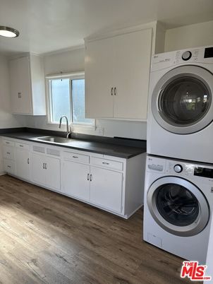 Interior, Recessed Lighting, Utility Closets, Washer, Wood Texture Flooring