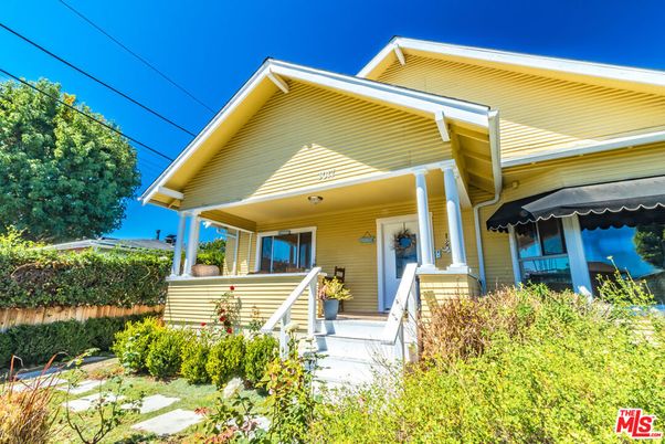 Exterior, Facade, American Craftsman
