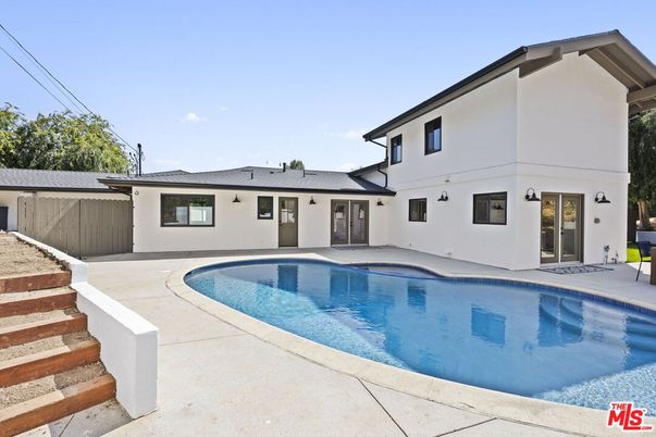 Exterior, Pool