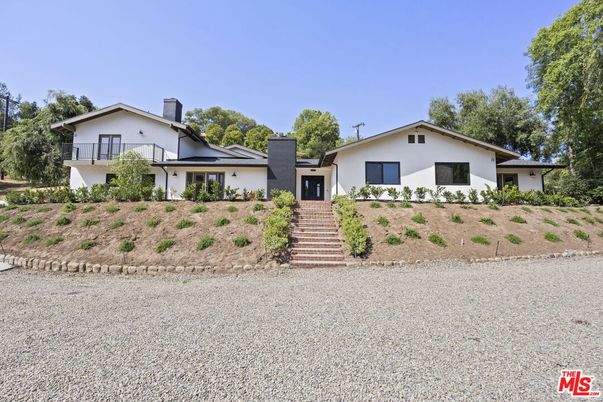 Backyard, Exterior, Facade, Farmhouse