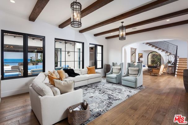 Interior, Living room, Pendant Lights, Recessed Lighting, Water, Wooden Beams, Wood Texture Flooring