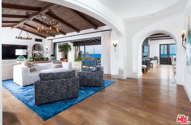 Chandelier, Interior, Living room, Water, Wooden Beams, Wooden Ceilings, Wood Texture Flooring