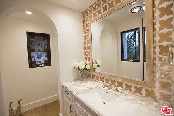 Bathroom, Interior, Recessed Lighting, Wood Texture Flooring