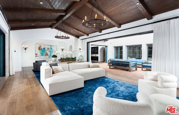 Chandelier, Interior, Living room, Wooden Beams, Wooden Ceilings, Wood Texture Flooring