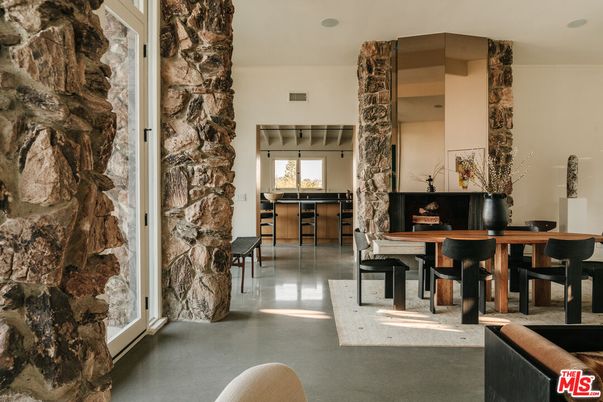 Dining room, Interior