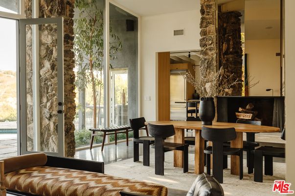 Dining room, Interior