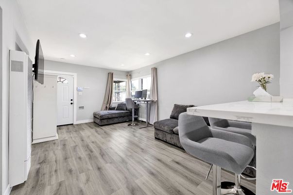 Interior, Recessed Lighting, Wood Texture Flooring