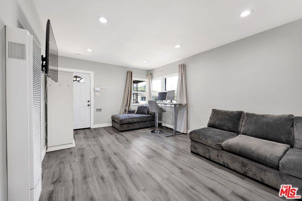 Interior, Recessed Lighting, Wood Texture Flooring