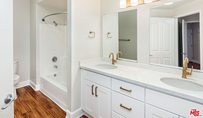 Bathroom, Dual Sink Vanities, Interior, Wood Texture Flooring