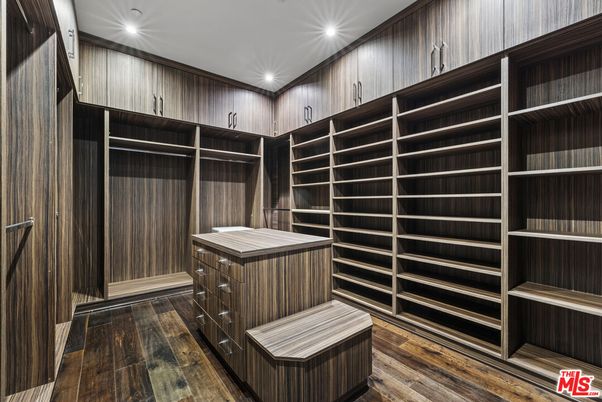 Interior, Recessed Lighting, Walk-in Closets, Wood Texture Flooring