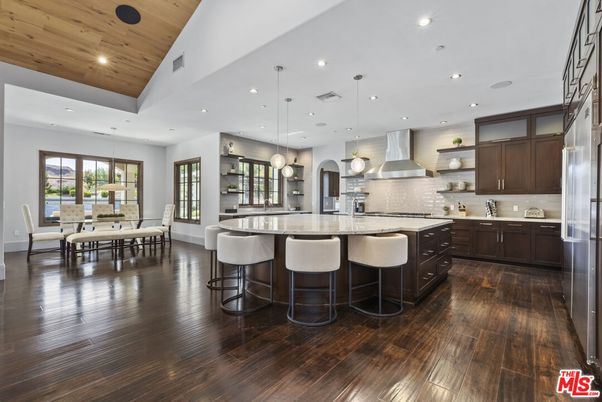 Dining room, Interior, Kitchen, Pendant Lights, Recessed Lighting, Stainless Steel Appliances, Wooden Ceilings, Wood Texture Flooring