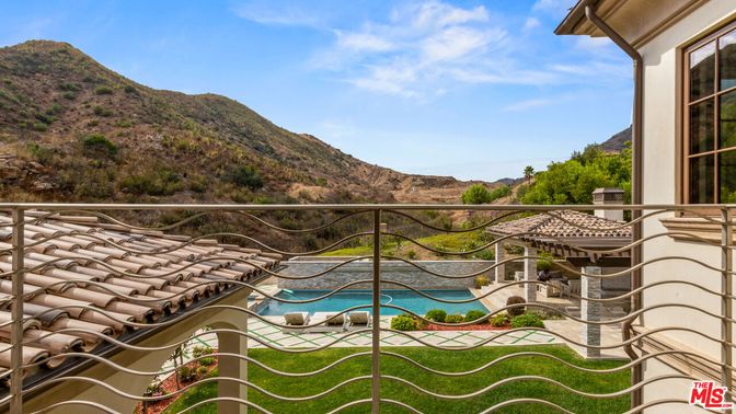 Exterior, Pool, Other