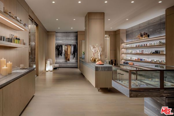 Interior, Recessed Lighting, Walk-in Closets, Wood Texture Flooring
