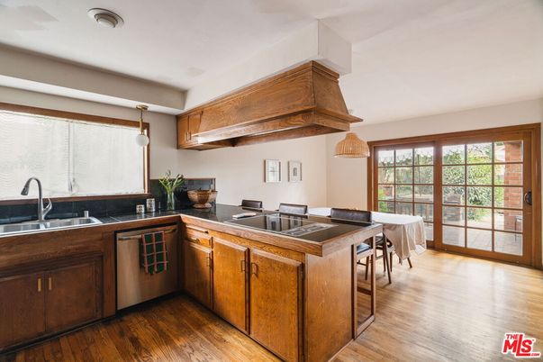 Dining room, Interior, Kitchen, Pendant Lights, Wood Texture Flooring