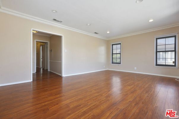 Empty room, Interior, Recessed Lighting, Wood Texture Flooring
