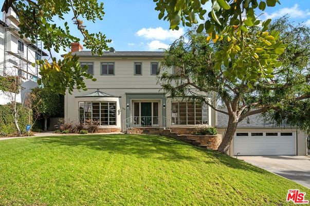Attached, Backyard, Exterior, Facade, Georgian