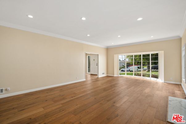 Empty room, Interior, Recessed Lighting, Wood Texture Flooring