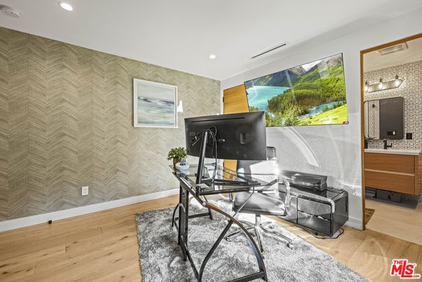 Home Office, Interior, Recessed Lighting, Wood Texture Flooring