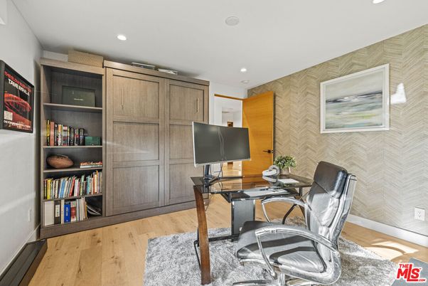 Home Office, Interior, Recessed Lighting, Wood Texture Flooring