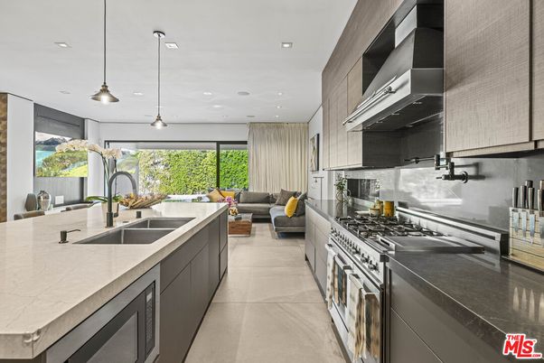 Interior, Kitchen, Living room, Pendant Lights, Recessed Lighting, Stainless Steel Appliances