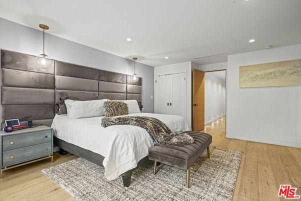 Bedroom, Interior, Pendant Lights, Recessed Lighting, Wood Texture Flooring